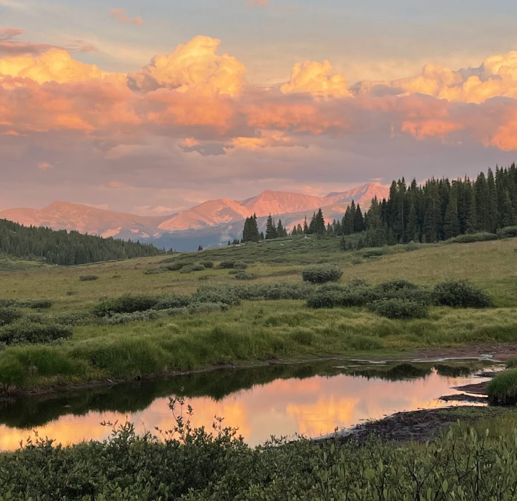 6 Best Short Hikes Under 6 Miles Near Vail, Colorado